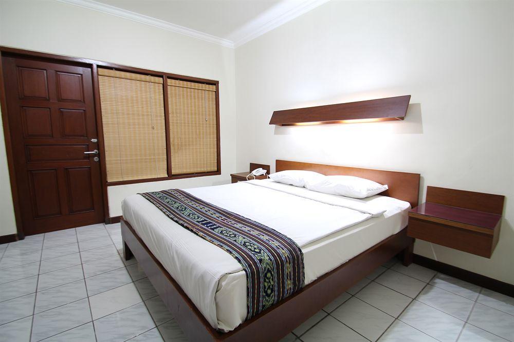 Paradiso Beach Inn Кута Екстер'єр фото
