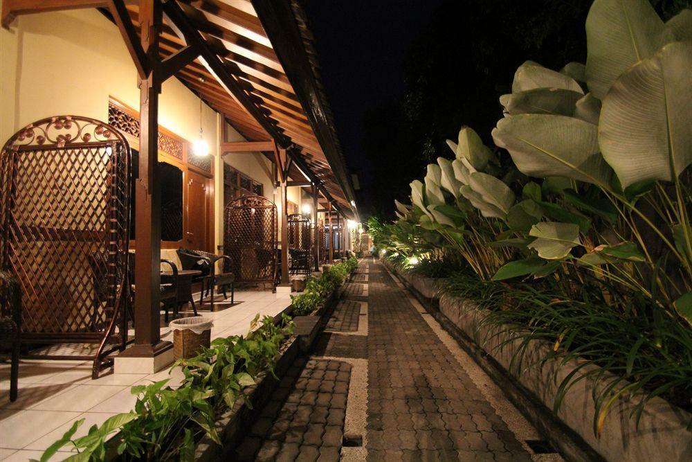 Paradiso Beach Inn Кута Екстер'єр фото