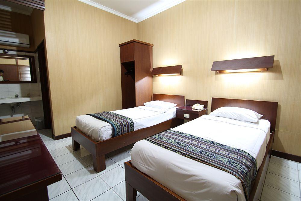 Paradiso Beach Inn Кута Екстер'єр фото