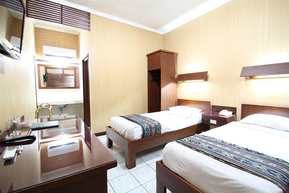 Paradiso Beach Inn Кута Екстер'єр фото