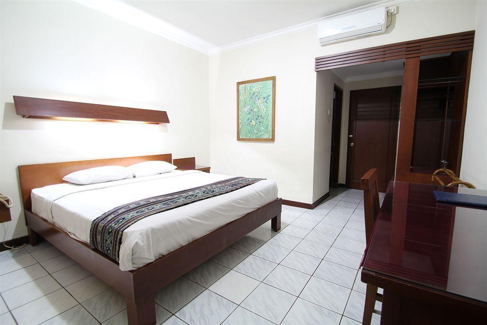 Paradiso Beach Inn Кута Екстер'єр фото