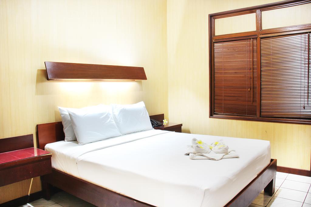 Paradiso Beach Inn Кута Екстер'єр фото