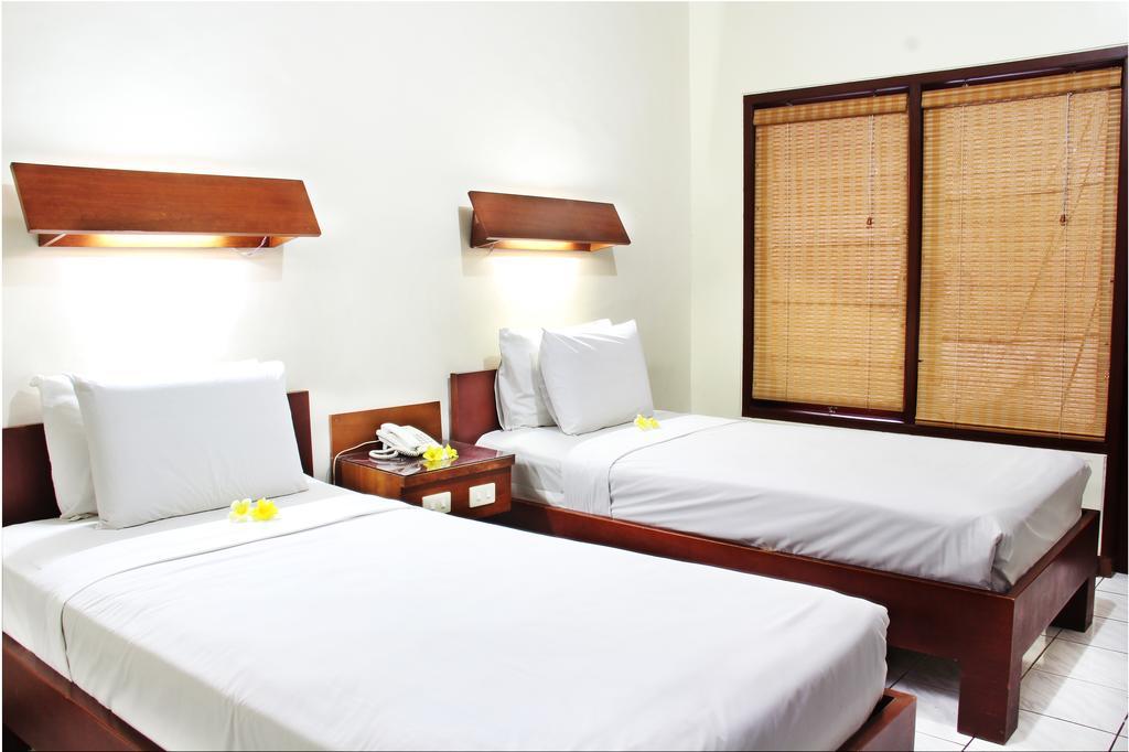 Paradiso Beach Inn Кута Екстер'єр фото