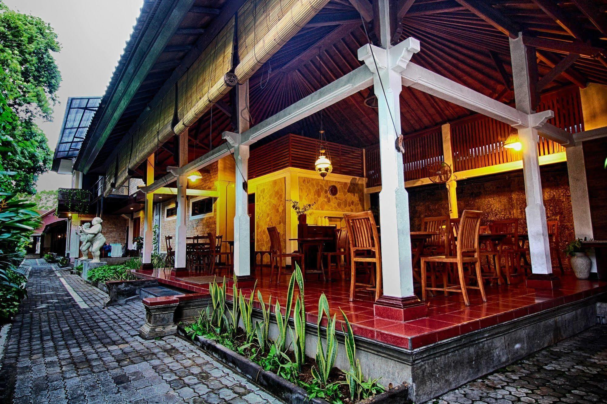Paradiso Beach Inn Кута Екстер'єр фото