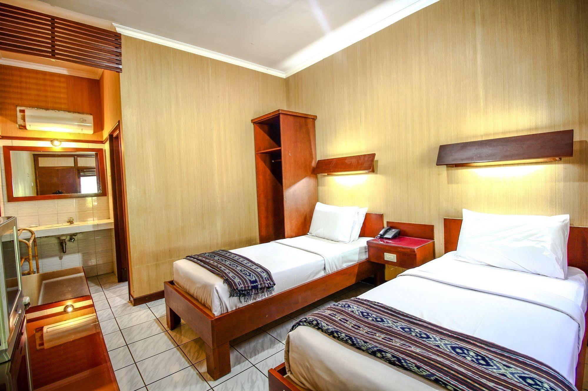 Paradiso Beach Inn Кута Екстер'єр фото